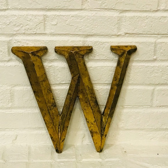 Letter “W” wooden monogram - Picture 8 of 10